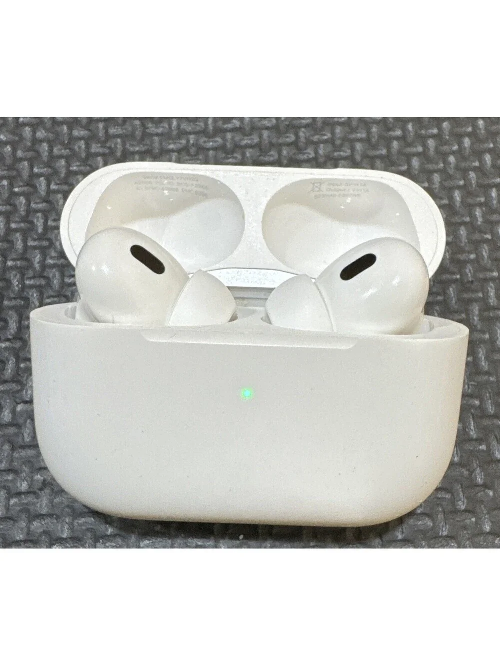 Apple AirPods Pro 2nd Generation 2023 A2968 Magsafe USB-C Charging